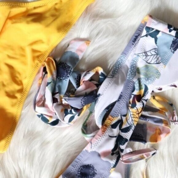 NWT White Yellow Floral Printed Bikini Set Size XS Bathing Suit - Picture 7 of 8